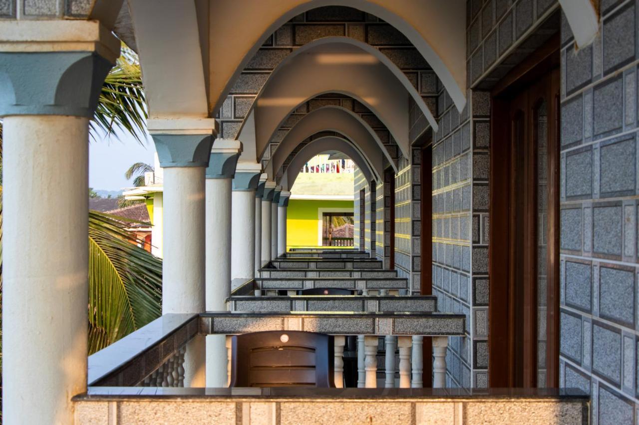Larios Beach Holidays Resort Baga Esterno foto