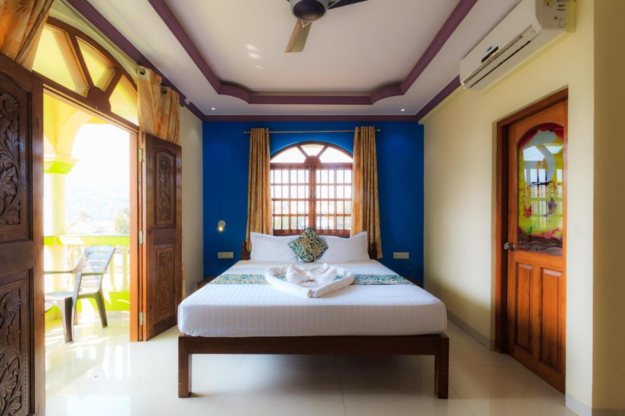 Larios Beach Holidays Resort Baga Esterno foto